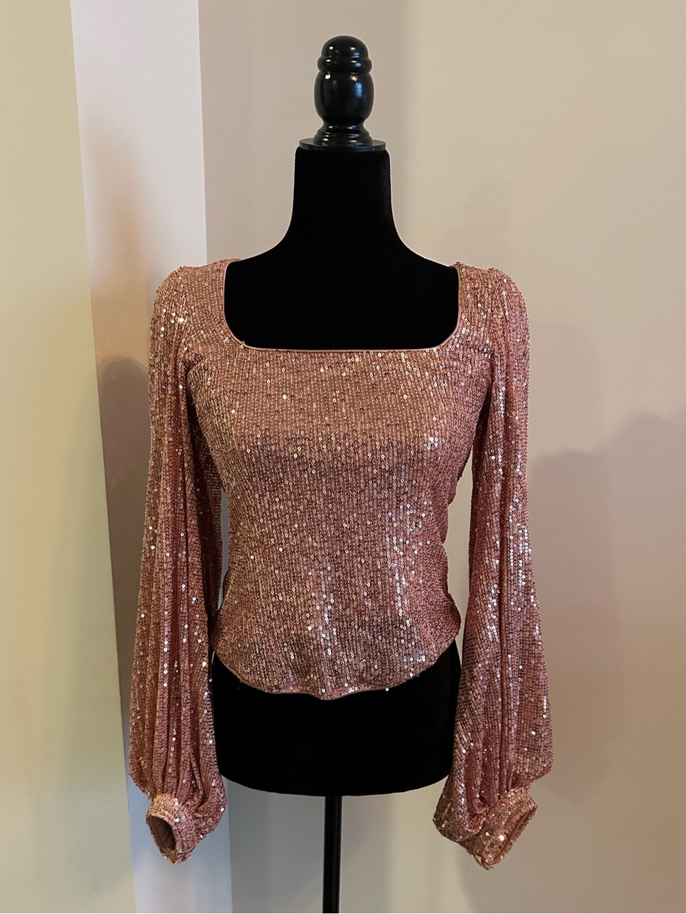 Lulu's Rose Gold Sequin Square Neck Long Sleeve Top size small